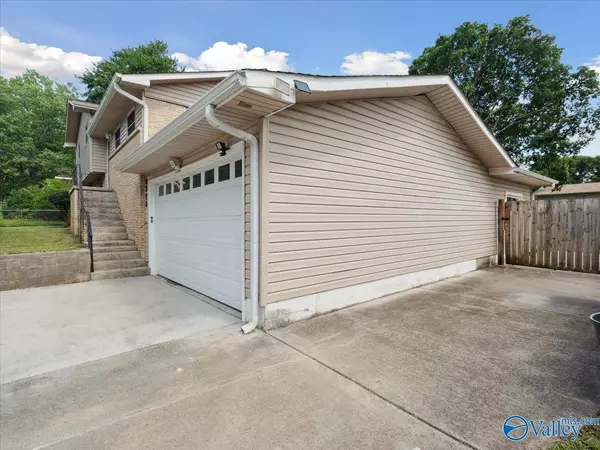 Huntsville, AL 35810,3711 Mcewen Drive NW