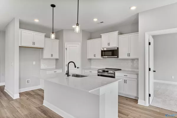 169 River Pointe Drive, New Market, AL 35761