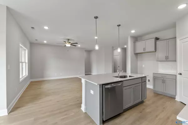 Toney, AL 35773,206 Pine Island Avenue