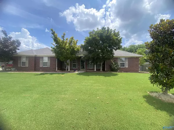 100 Shallowhill Road, Huntsville, AL 35811