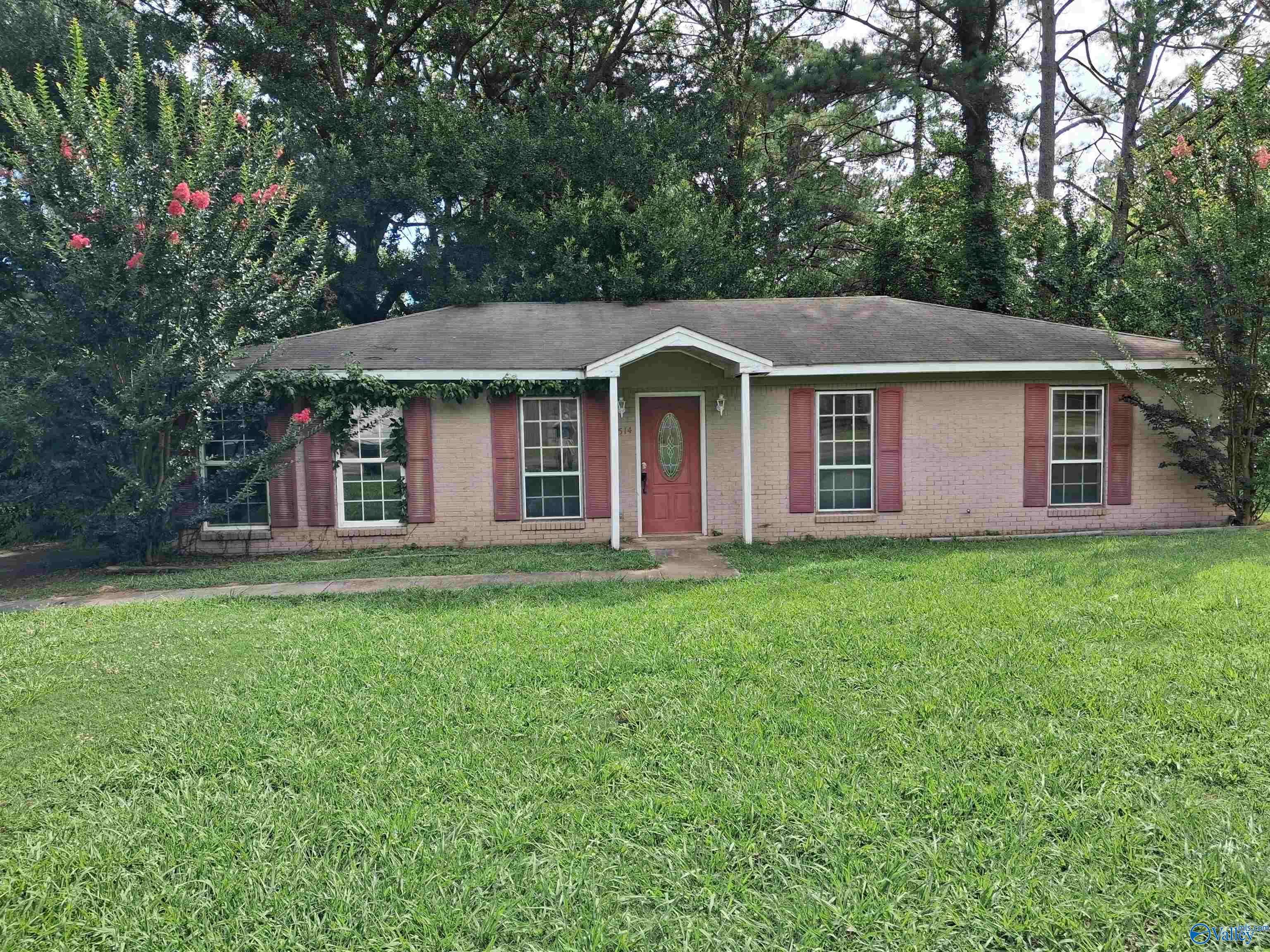 2514 Crockett Circle, Guntersville, AL 35976