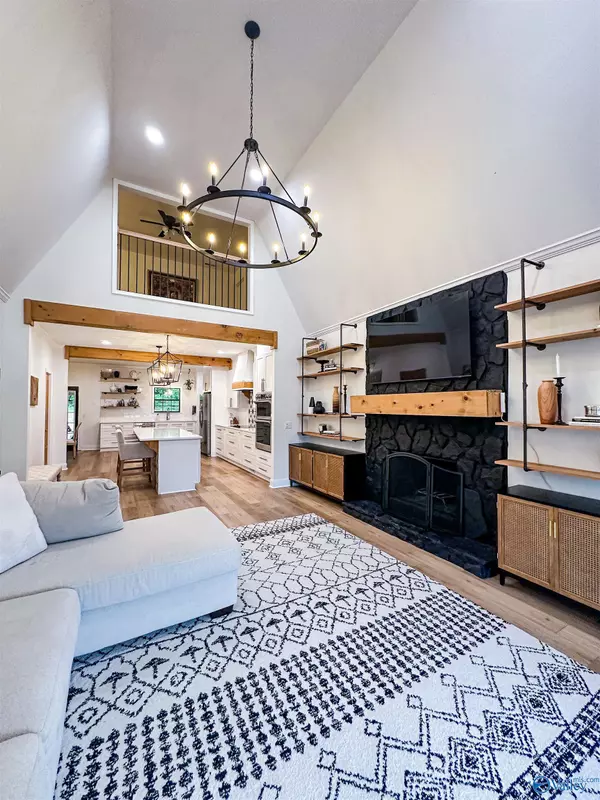 Huntsville, AL 35811,118 Season Lane