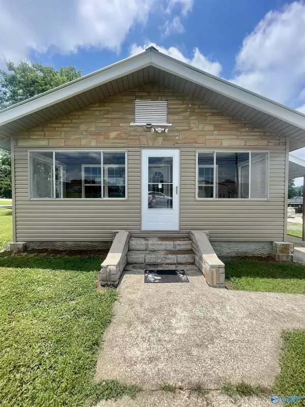 Fort Payne, AL 35967,162 NE 14th Street #1