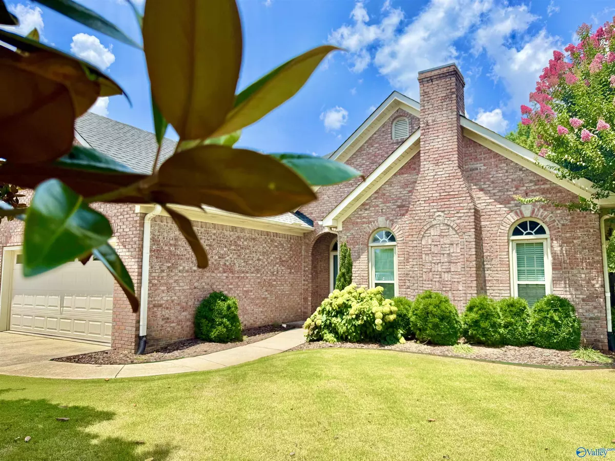 Decatur, AL 35603,2412 Duncansby Drive