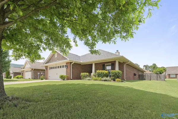 Owens Cross Roads, AL 35763,4625 Carrington Blvd SE