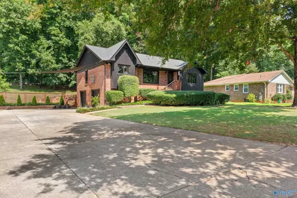 Huntsville, AL 35802,8124 Hickory Hill Lane SE