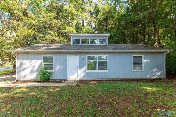 2819 Coosa Circle, Huntsville, AL 35810