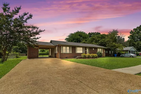 Athens, AL 35611,1506 S Houston Street