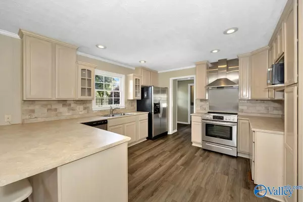 Huntsville, AL 35802,7401 Hickory Hill Lane