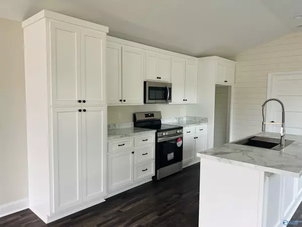 Baileyton, AL 35019,250 Pan Creek Road