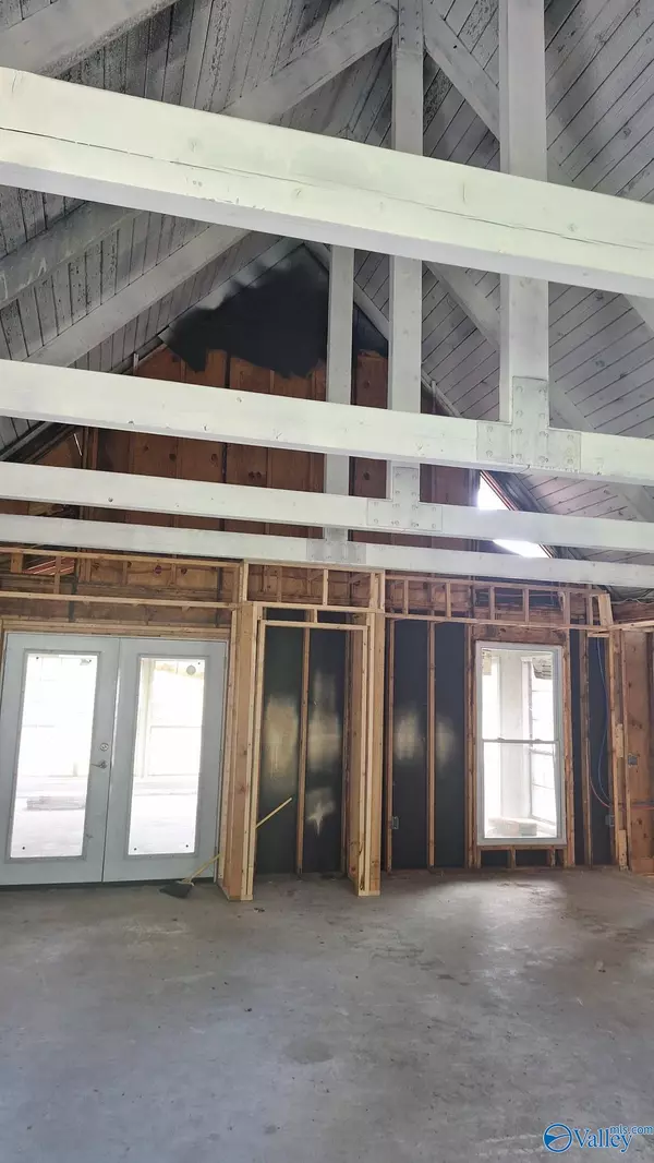 Moulton, AL 35650,116 Yarbrough Avenue