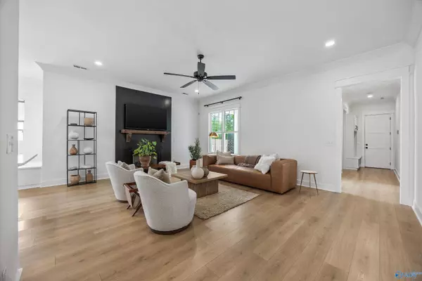 Owens Cross Roads, AL 35763,6214 Pembrook Pond Place SE