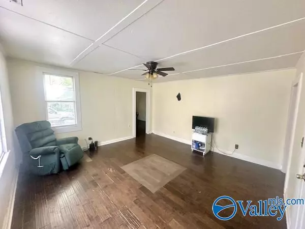 Decatur, AL 35601,943 Cedar Street