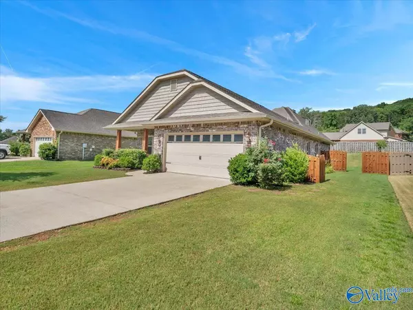 Owens Cross Roads, AL 35763,2906 Blossom Park Drive