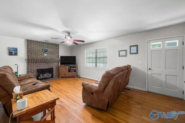 Hokes Bluff, AL 35903,2513 Barnes Drive