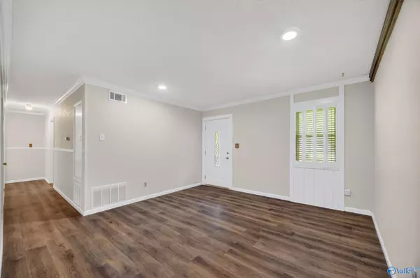 Hazel Green, AL 35750,271 Oakview Road