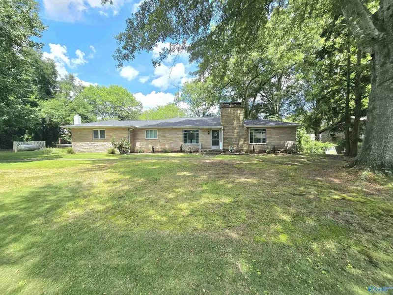 614 6th Street NE, Arab, AL 35016