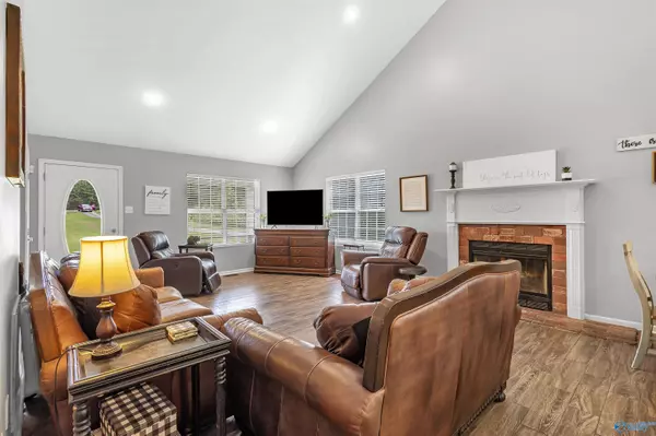 Somerville, AL 35670,89 Friendship Road