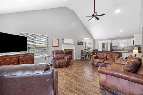 Somerville, AL 35670,89 Friendship Road