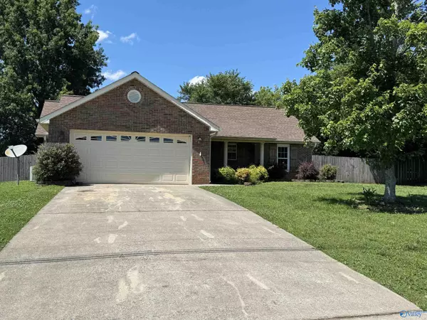 105 Willow Green Drive, Harvest, AL 35749