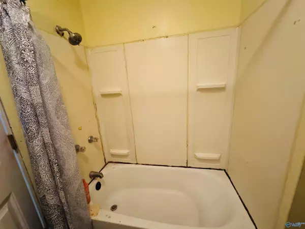 Attalla, AL 35954,613 Owens Avenue SW