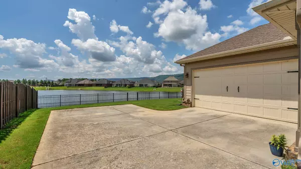 Owens Cross Roads, AL 35763,4412 Lake Willow Blvd SE