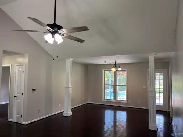 Hokes Bluff, AL 35903,5380 6th Street