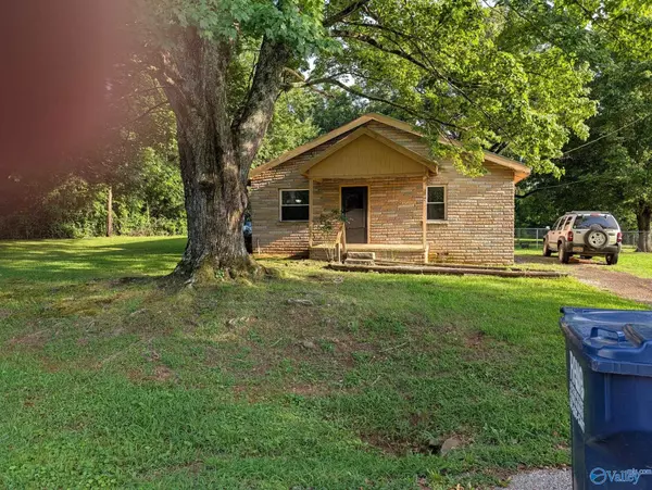 900 Wes Taylor Road, Huntsville, AL 35811