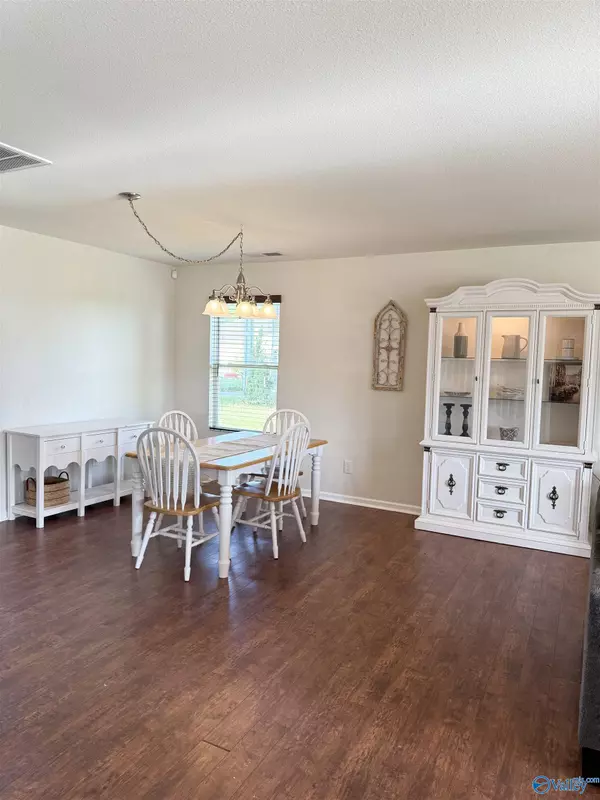 Owens Cross Roads, AL 35763,122 Firefly Lane