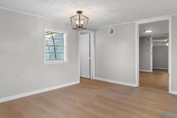 Owens Cross Roads, AL 35763,1189 Cave Spring Road