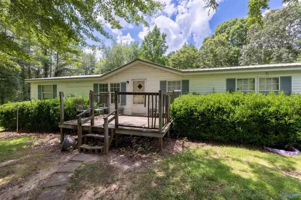 Hodges, AL 35571,73 Marquiss Road