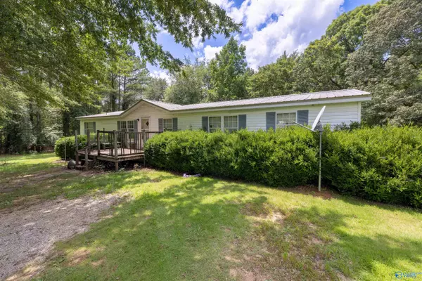 Hodges, AL 35571,73 Marquiss Road
