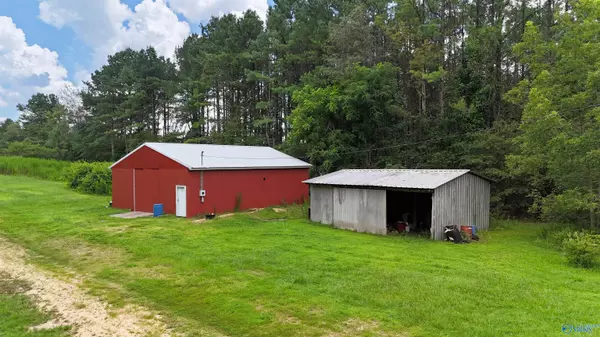 Hodges, AL 35571,73 Marquiss Road