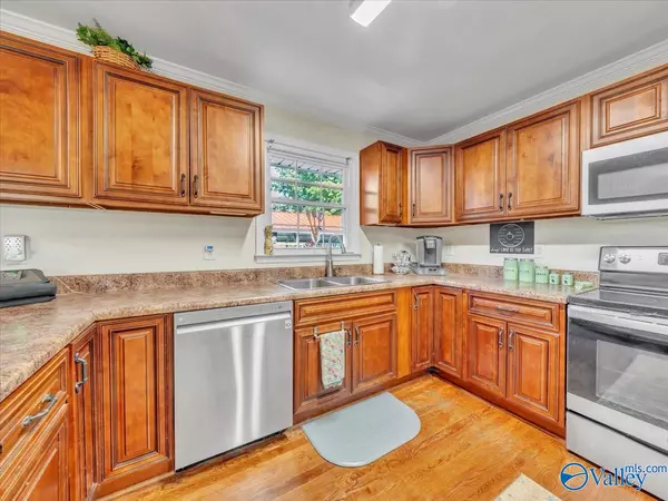 Elkmont, AL 35620,26208 Hwy 127