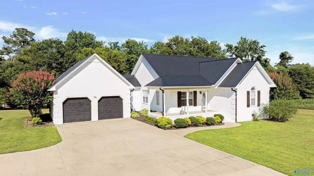 2033 County Road 843, Dawson, AL 35963