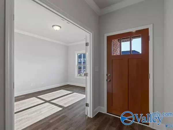 Huntsville, AL 35803,THE CAMBRIDGE Vermilion Circle