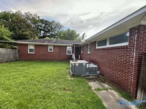 Hartselle, AL 35640,506 Hickory Street SE