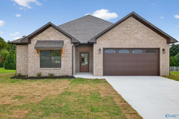 352 Krimson Circle, Albertville, AL 35951