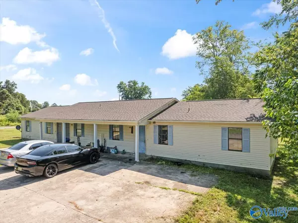 910 N Clinton Street, Athens, AL 35611