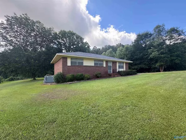 Hokes Bluff, AL 35903,4221 Tawannah Circle E