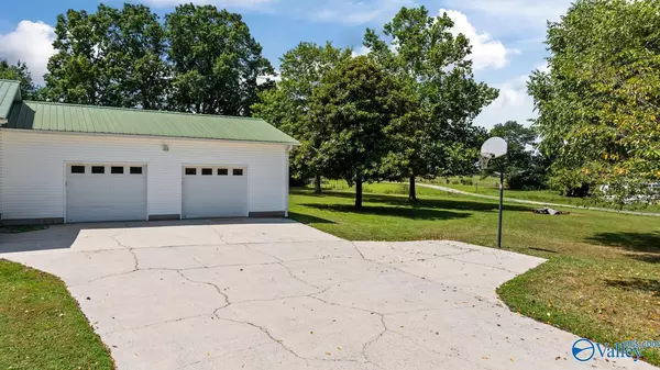 Sylvania, AL 35988,581 4th Street SW