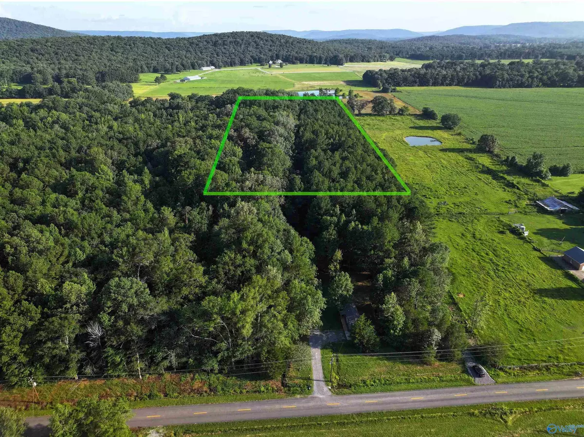 New Hope, AL 35670,682 Honea Lane