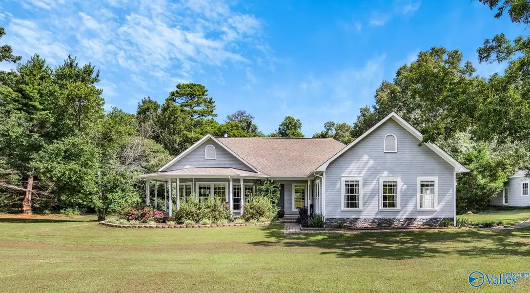 236 NE Morris Road, Laceys Spring, AL 35754