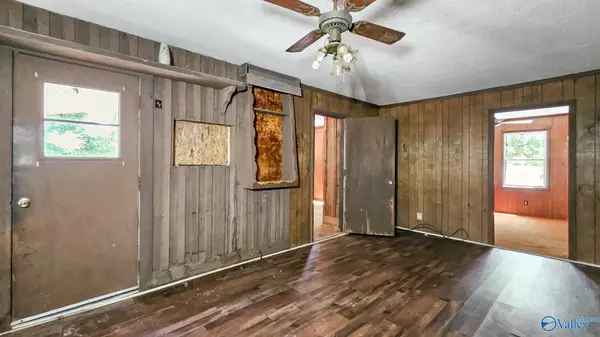 Athens, AL 35614,10690 Country Corner Road