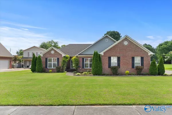 103 Chambray Drive, Owens Cross Roads, AL 35763