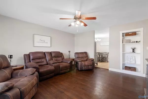 Moulton, AL 35650,106 Will Street