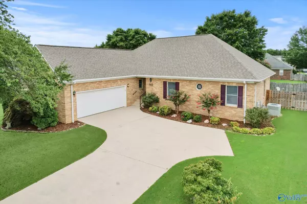 7103 Horse Hollow Drive, Owens Cross Roads, AL 35763