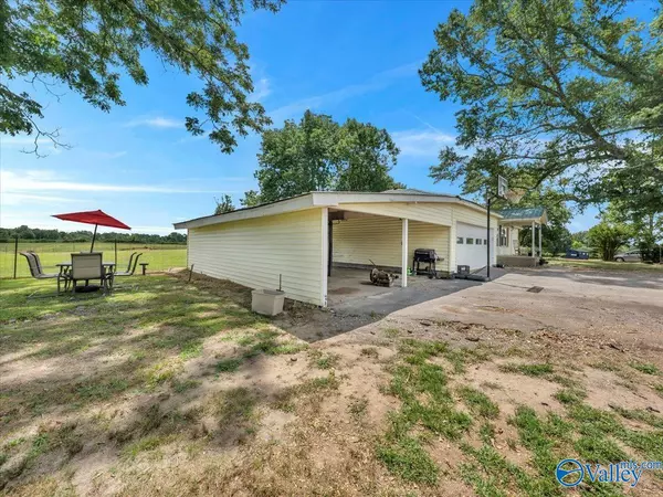 Sylvania, AL 35988,172 NW 5th Street