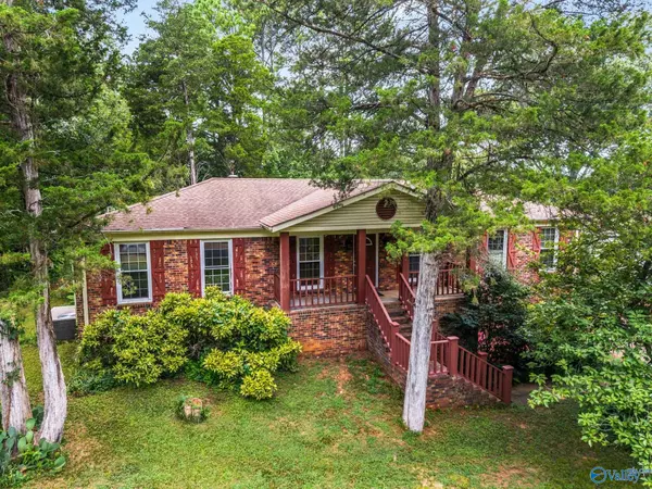 11304 Mountaincrest Drive SE, Huntsville, AL 35803