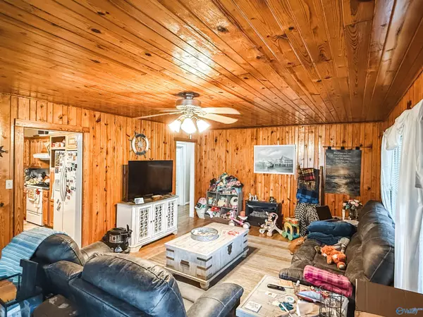 Boaz, AL 35957,306 White Street